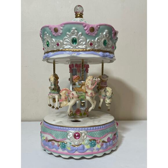 Avon Beary Go Round Musical Carousel - for Display / Parts Only - Picture 2 of 4